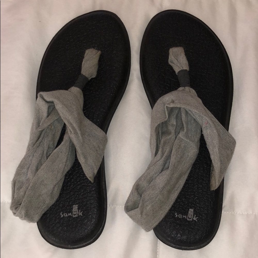 BARELY WORN Sanuk women’s sandals